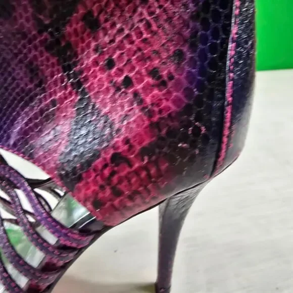 Apple Bottoms Purple Snakeskin Heels - Picture 3 of 9